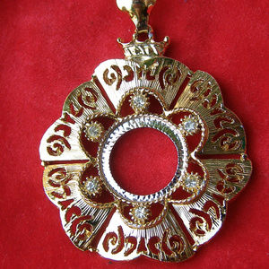 Vintage Art Deco CENTRAL Pendant w/Gemstones Gold